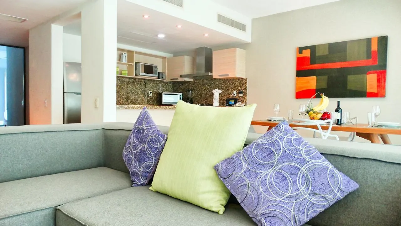 Apartment Luxurious & Central Condo In Playa Steps From The Beach Playa del Carmen