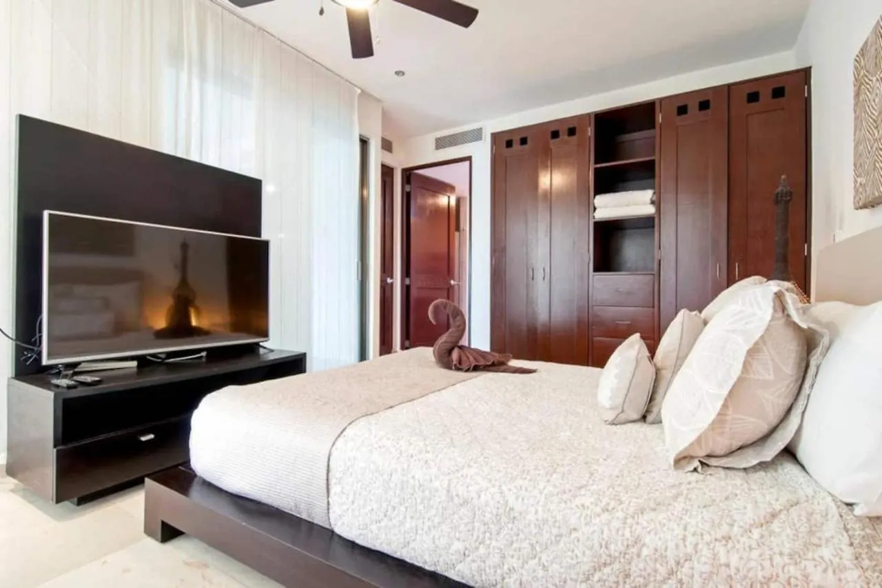Luxurious & Central Condo In Playa Steps From The Beach Playa del Carmen