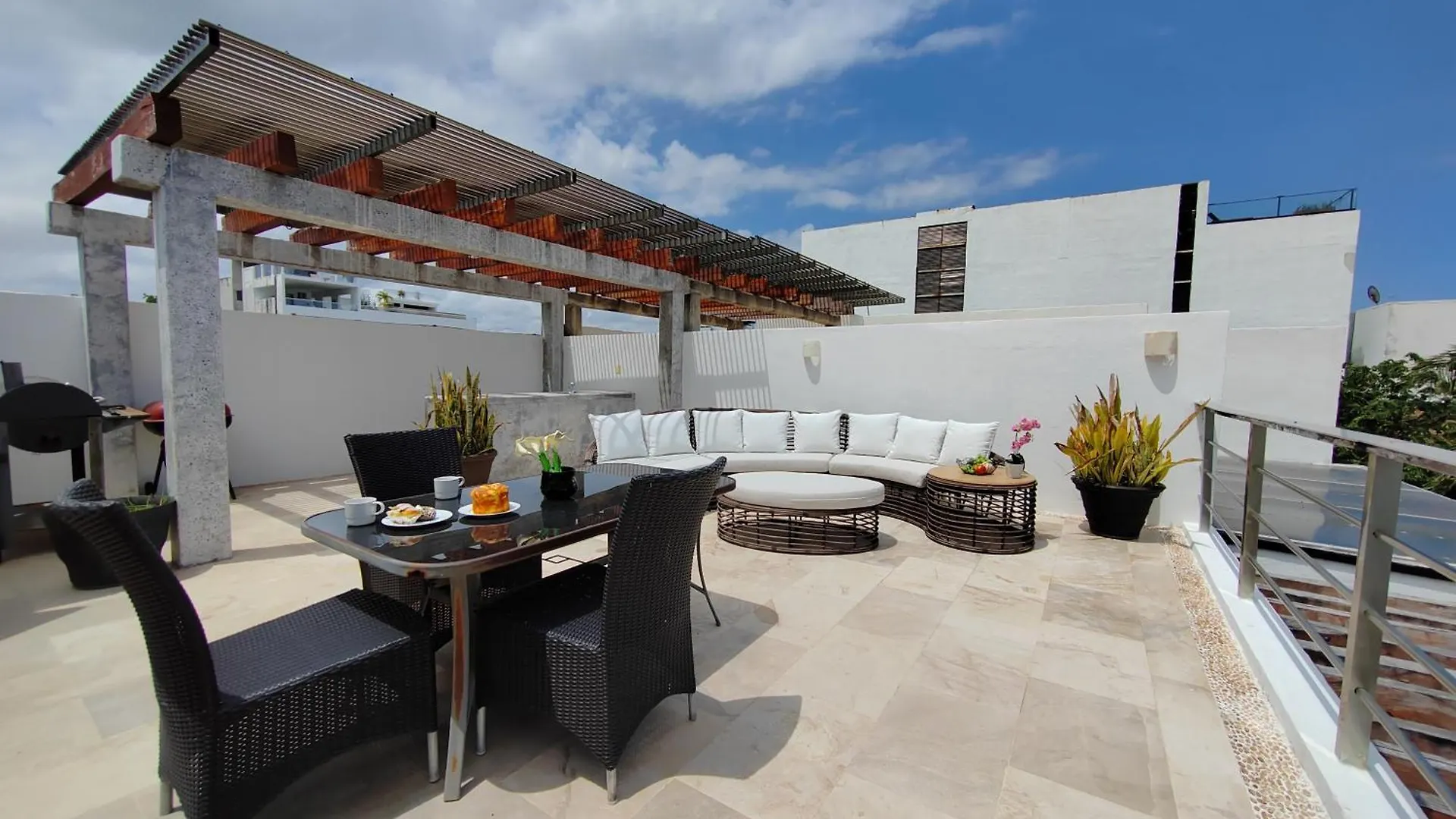 Lägenhet Luxurious & Central Condo In Playa Steps From The Beach Playa del Carmen Mexiko