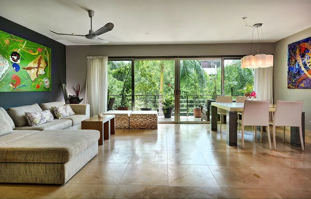 Lägenhet Luxurious & Central Condo In Playa Steps From The Beach Playa del Carmen