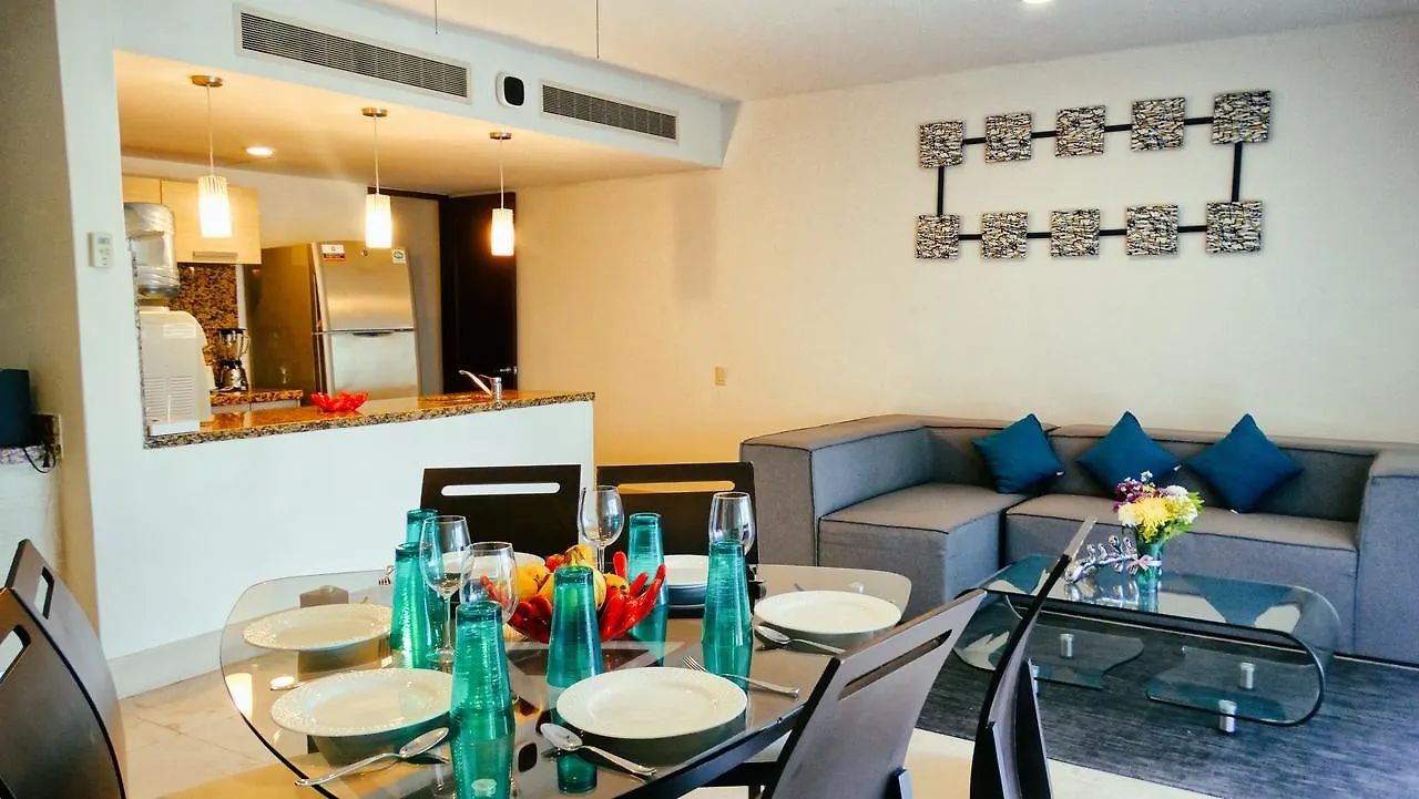 Lägenhet Luxurious & Central Condo In Playa Steps From The Beach Playa del Carmen