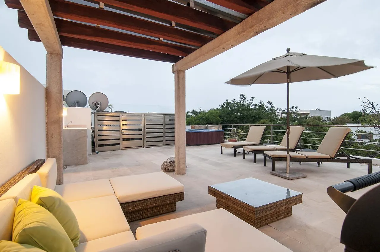 Luxurious & Central Condo In Playa Steps From The Beach Playa del Carmen 0*,  Mexiko
