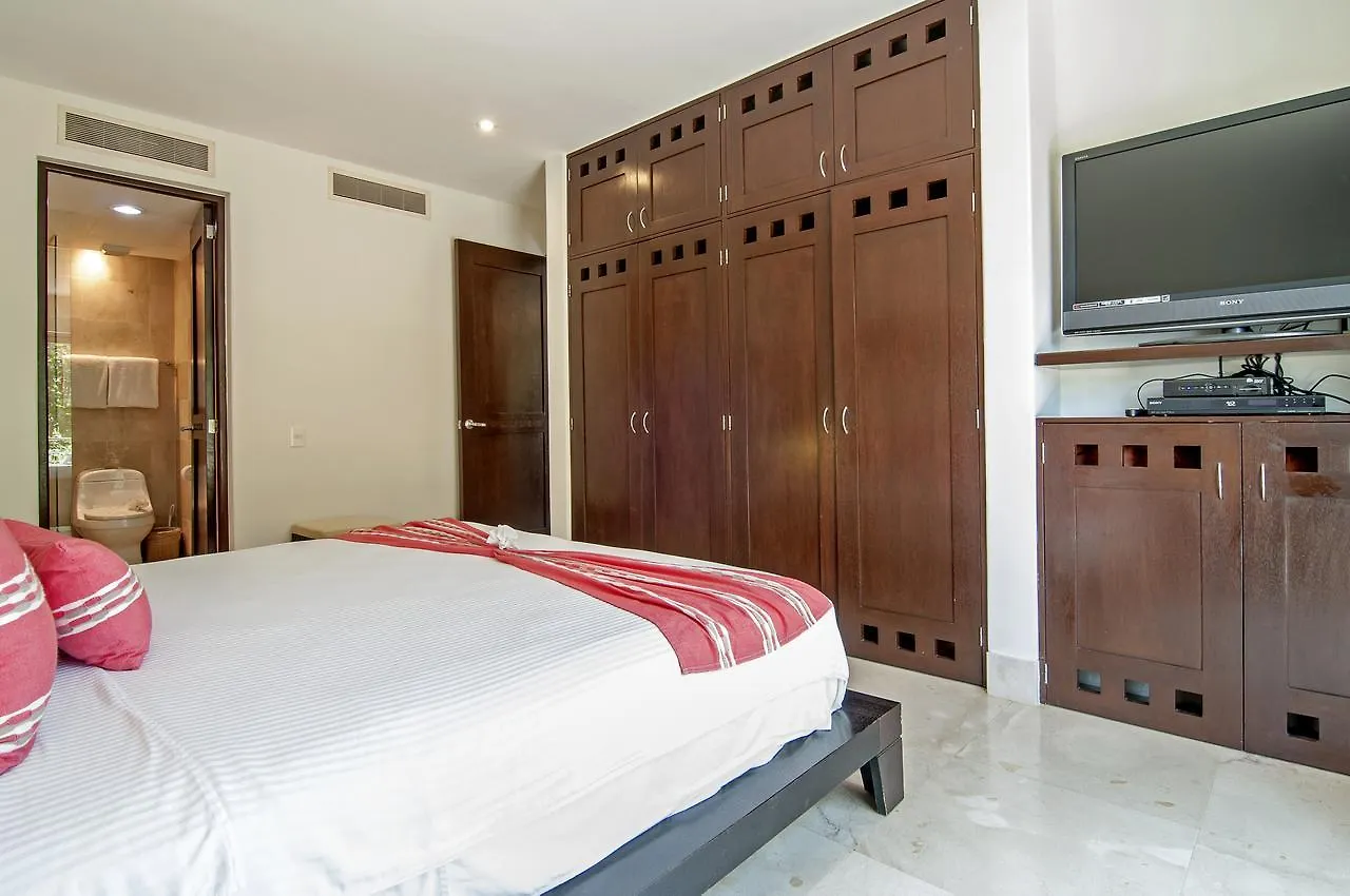 Lägenhet Luxurious & Central Condo In Playa Steps From The Beach Playa del Carmen Mexiko