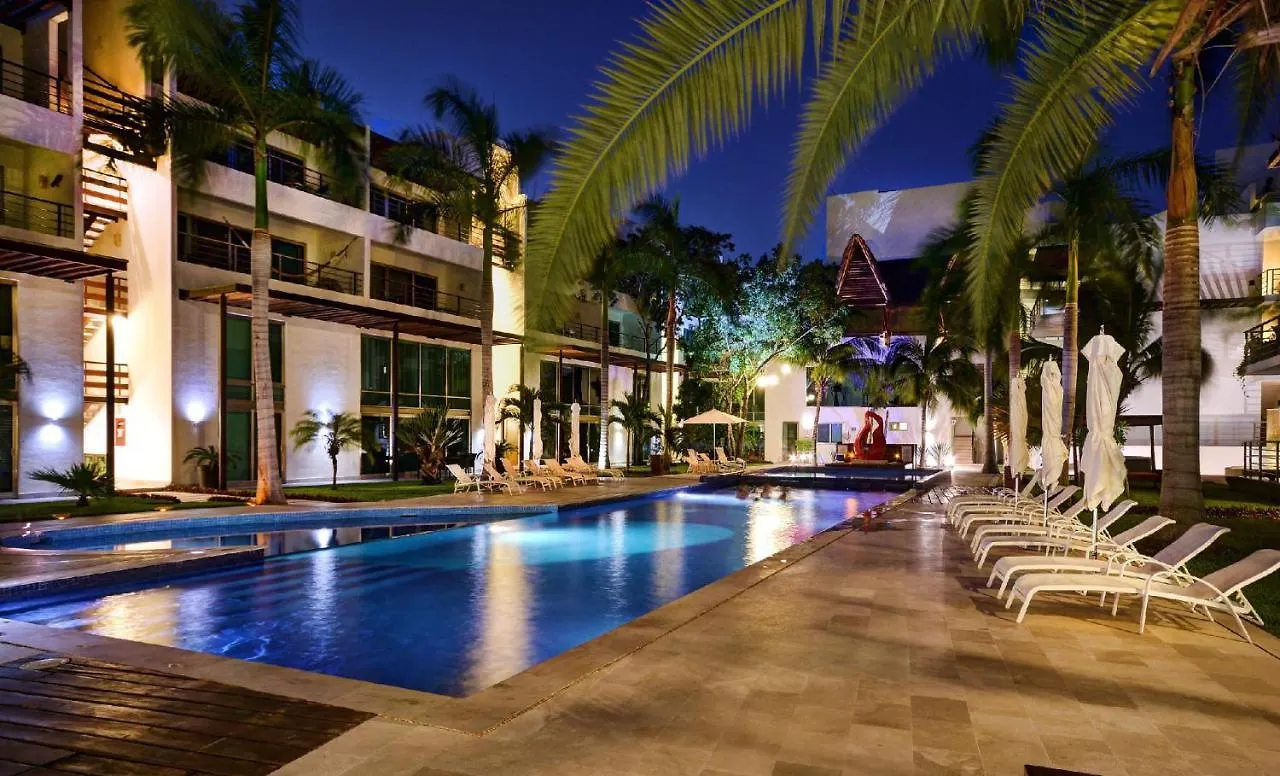 Luxurious & Central Condo In Playa Steps From The Beach Playa del Carmen Lägenhet