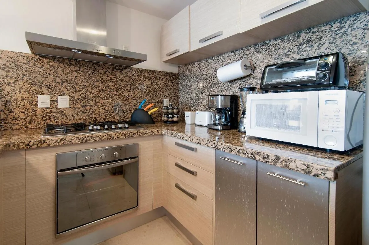 Luxurious & Central Condo In Playa Steps From The Beach Playa del Carmen