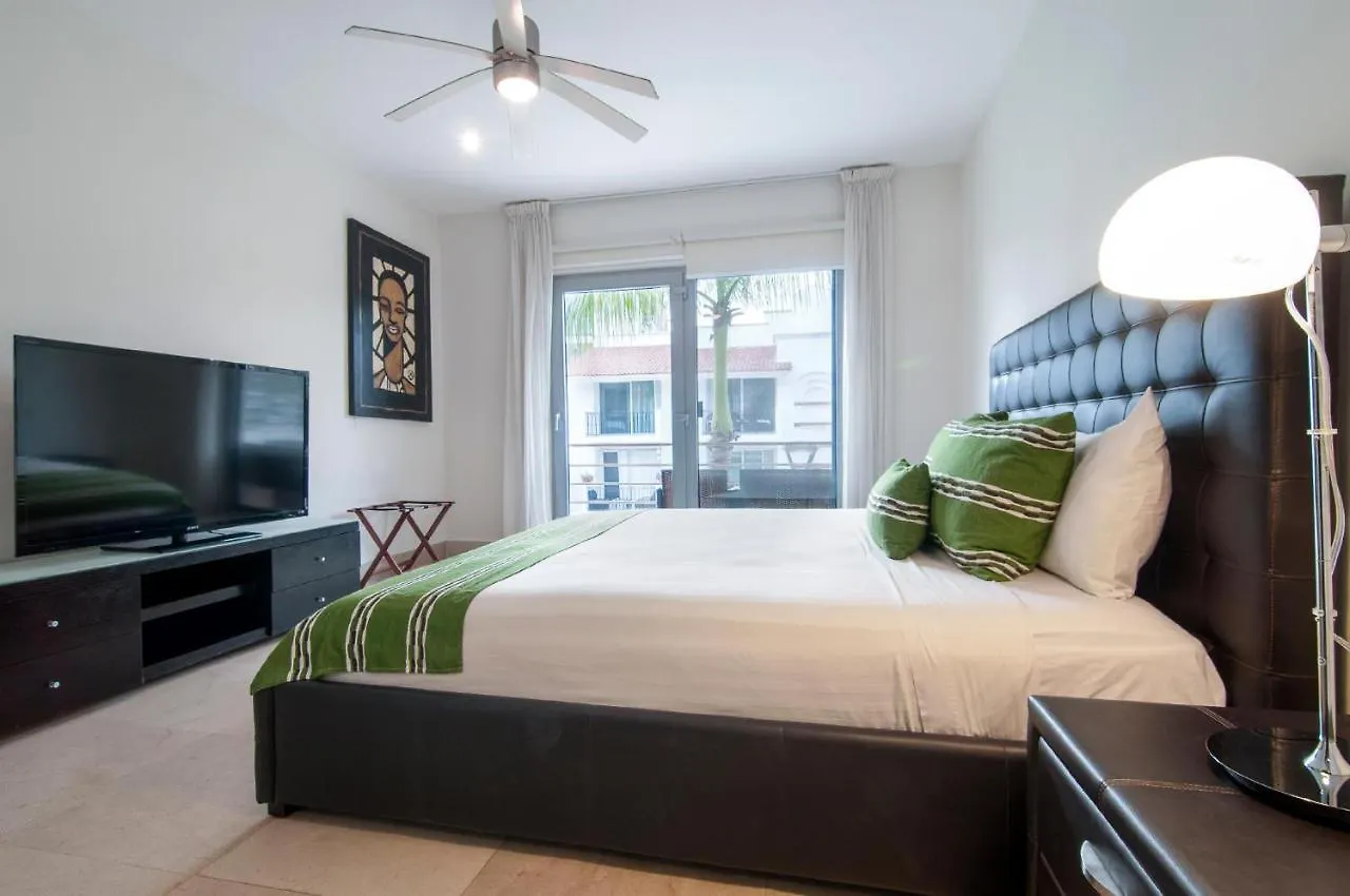 Lägenhet Luxurious & Central Condo In Playa Steps From The Beach Playa del Carmen