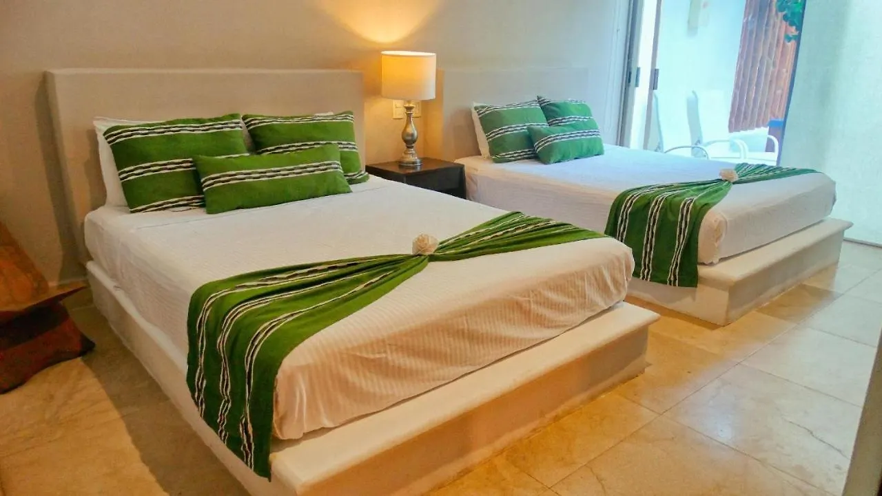Luxurious & Central Condo In Playa Steps From The Beach Playa del Carmen Mexiko