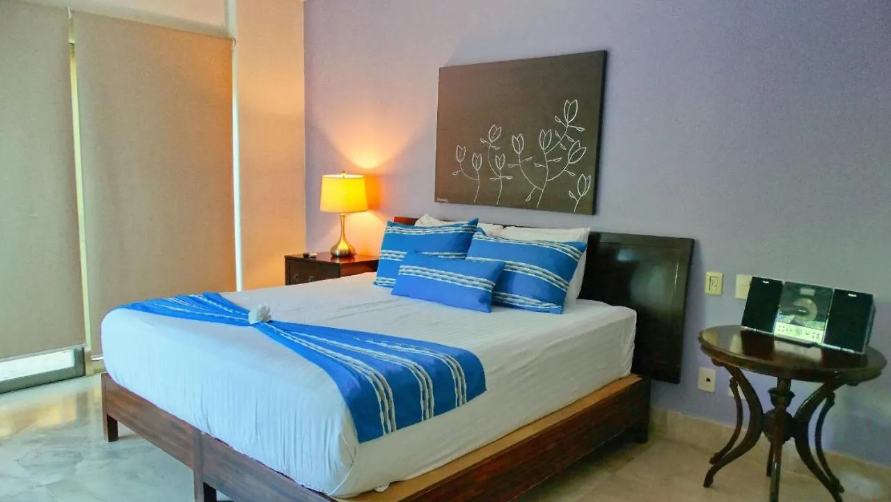 Luxurious & Central Condo In Playa Steps From The Beach Playa del Carmen 0*,  Mexiko