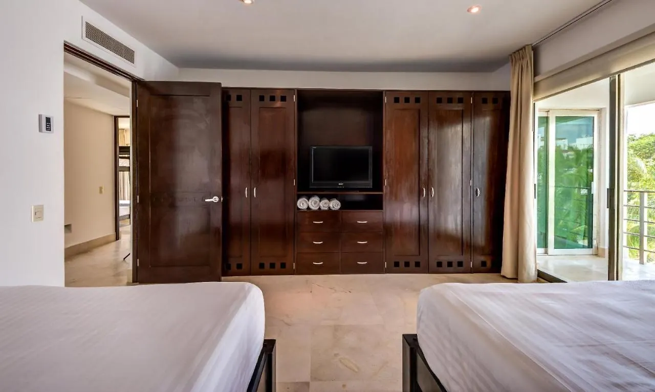 Lägenhet Luxurious & Central Condo In Playa Steps From The Beach Playa del Carmen Mexiko