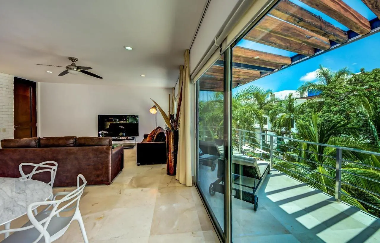 Luxurious & Central Condo In Playa Steps From The Beach Playa del Carmen